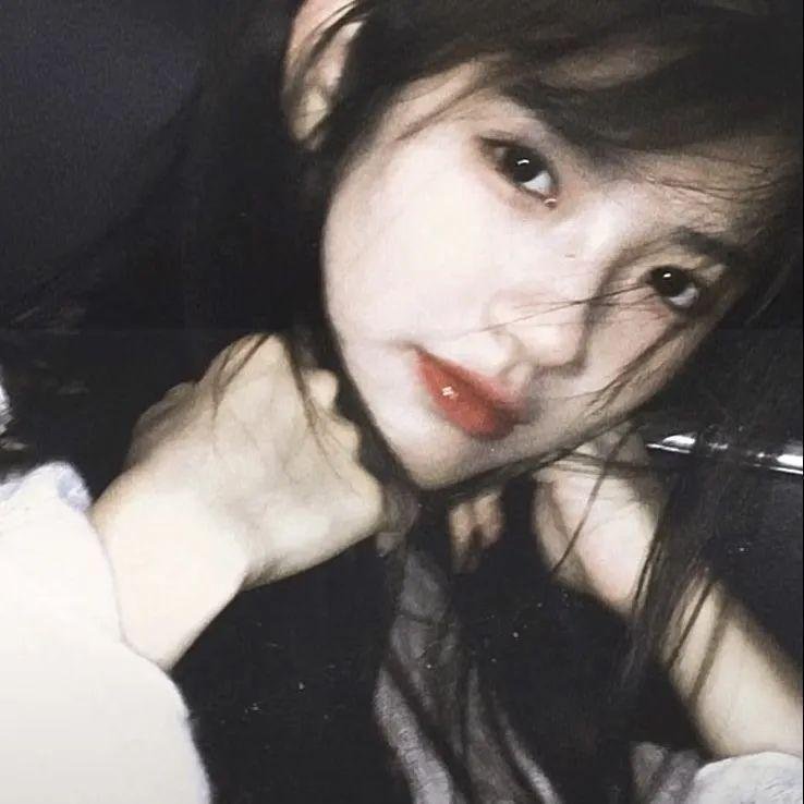 尼维尔内来的美女
